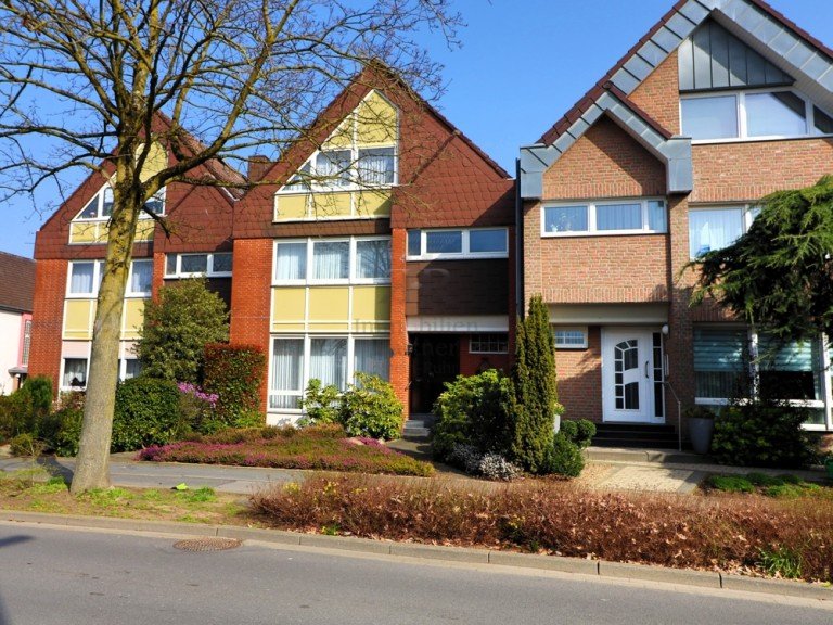 Vorderansicht Dinslaken Reihenhaus Gro�z�giges Reihenmittelhaus in guter Lage von Dinslaken!