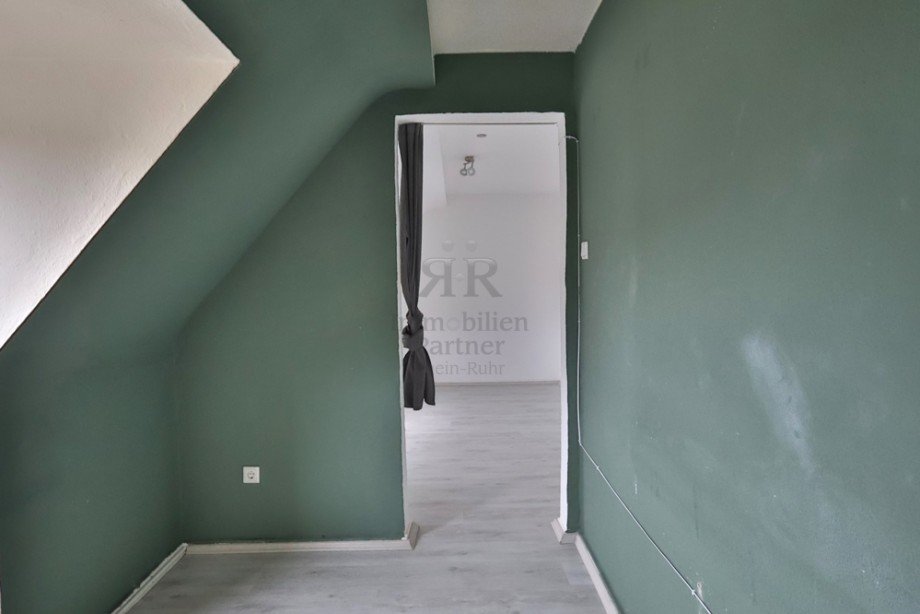 Ankleidezimmer Dachgeschosswohnung Krefeld / Uerdingen