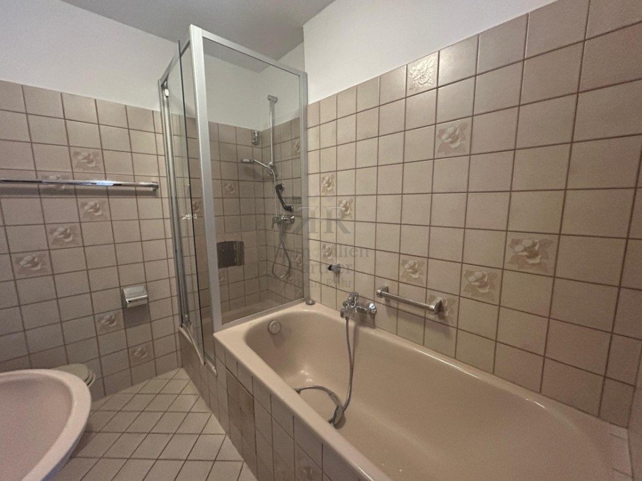 Bad Dachgeschosswohnung Essen / Altendorf