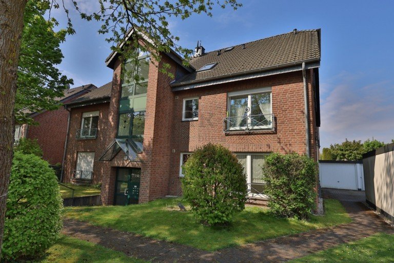 Hausansicht Moers Etagenwohnung Sch�nes Wohnen in Moers-Vennikel!