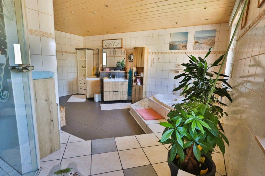 Badezimmer Doppelhaush�lfte Duisburg / M�hlenberg