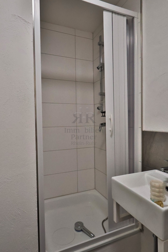 Badezimmer Dachgeschosswohnung Duisburg
