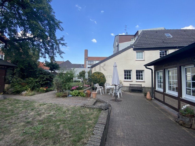 Haus 1_Leerstand_Terrasse Dinslaken Einfamilienhaus Der Charme von zwei sch�nen sanierten Altbauh�usern mit dem Altstadt-Flair von Dinslaken vereint!