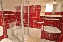 Bad mit Dusche Kleines Reihenhaus mit Garage in ruhiger von OB-Alstaden!