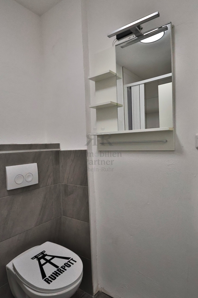 Badezimmer Dachgeschosswohnung Duisburg