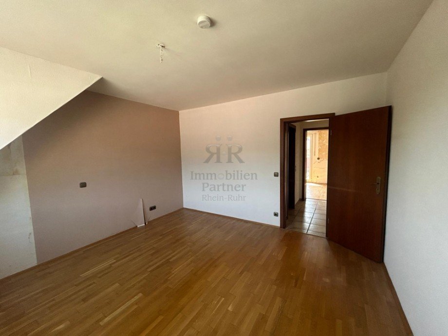 1. Schlafzimmer Dachgeschosswohnung Essen / Altendorf