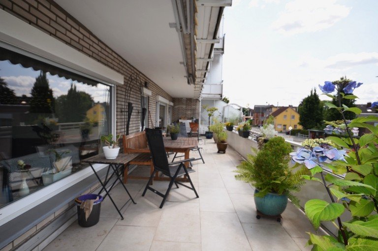 Balkon Moers Etagenwohnung Helle 4-Zimmerwohnung, 114 qm mit Westbalkon in Toplage von Moers-Asberg!