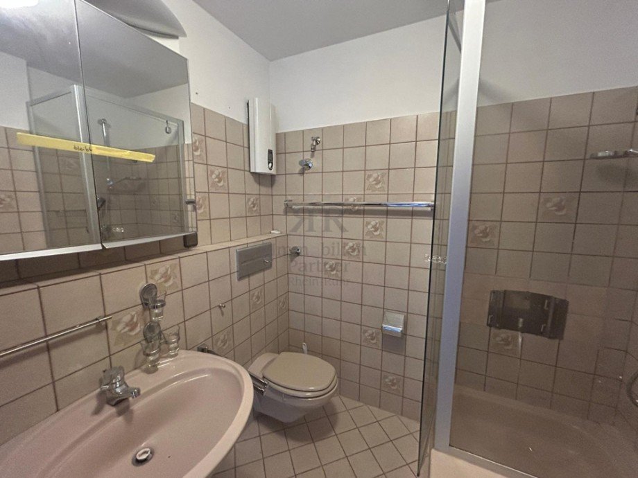 Bad Dachgeschosswohnung Essen / Altendorf