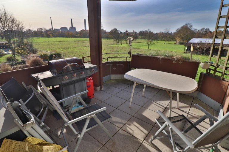 Balkon Voerde Etagenwohnung Gut vermietete Eigentumswohnung mit sch�nem Balkon und Blick ins Gr�ne in Voerde-Zentrum!
