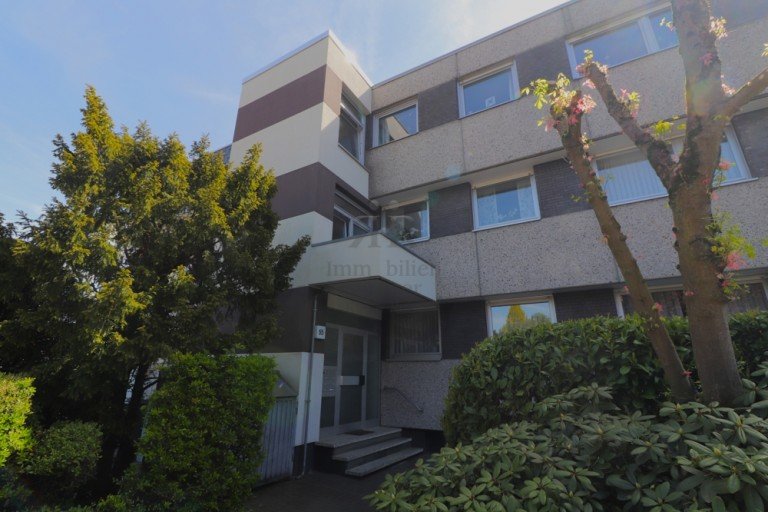 Vorderansicht Dinslaken / Hiesfeld Etagenwohnung Ruhige Lage in Dinslaken-Hiesfeld! 4-Zimmer Wohnung mit gro�er Balkonterrasse plus Garage!