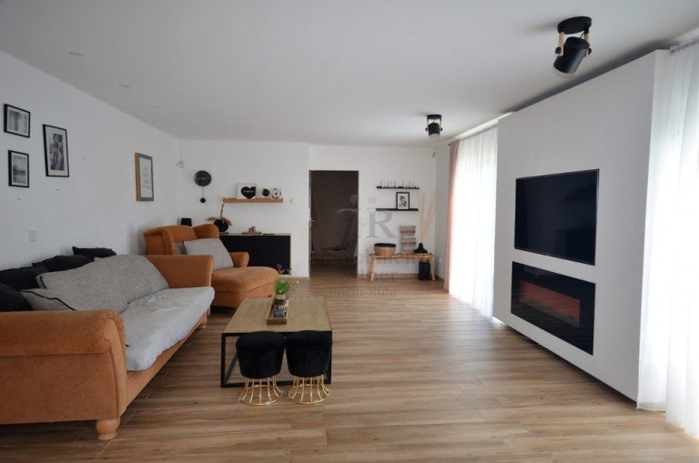 Wohnzimmer Moers Einfamilienhaus Ihr neues, gro�z�giges Zuhause mit einem Traum von Badezimmer!
