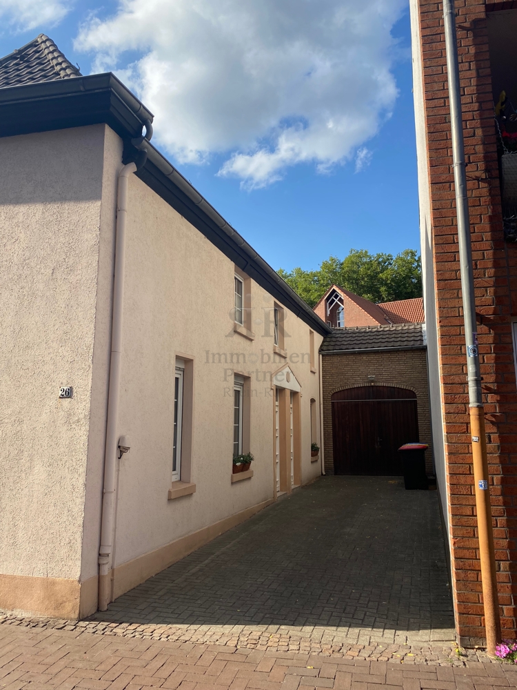 Stellpl�tze + Garage Einfamilienhaus Dinslaken