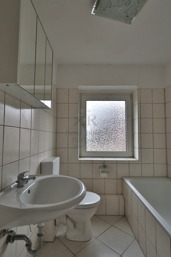 Badezimmer Dachgeschosswohnung Krefeld / Uerdingen
