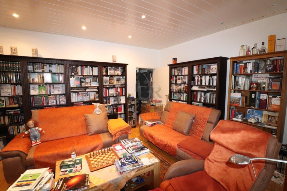 Wohnung 1. OG Wohnzimmer Mehrfamilienhaus Dinslaken / Averbruch