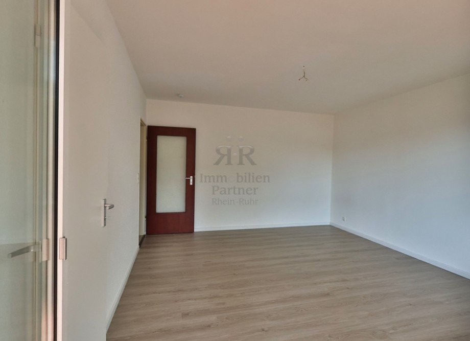 Wohn/ Schlafzimmer Wohnung Meerbusch / Str�mp