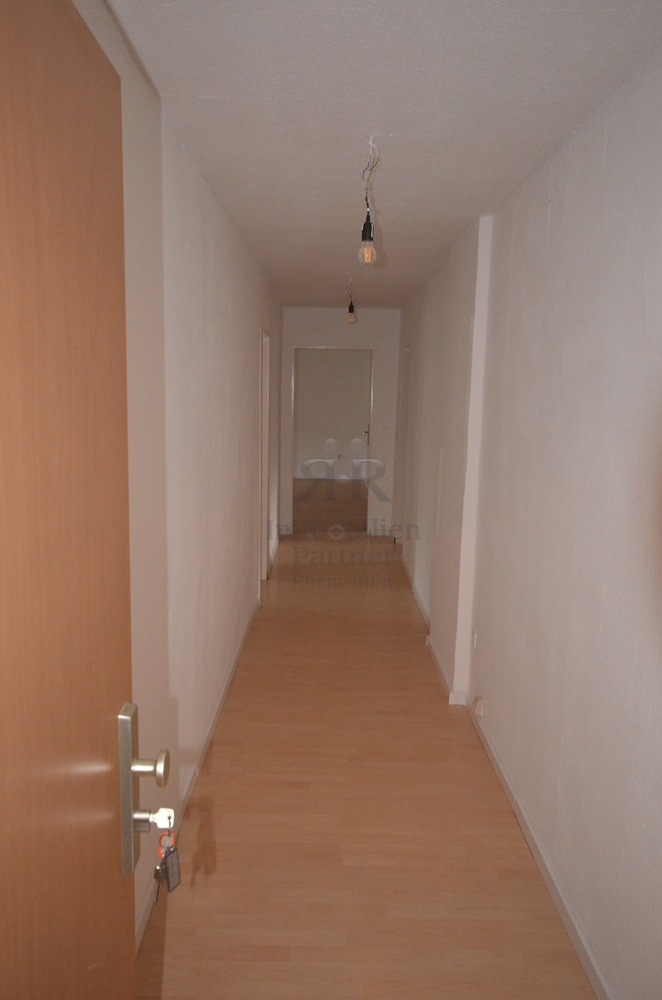 Diele Dachgeschosswohnung Duisburg