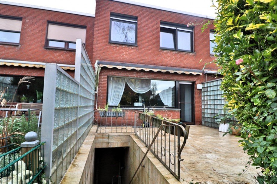 Terrasse mit Zugang Keller Reihenhaus Oberhausen