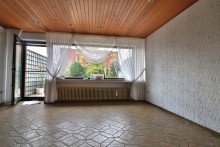 Wohnzimmer Kleines Reihenhaus mit Garage in ruhiger von OB-Alstaden!