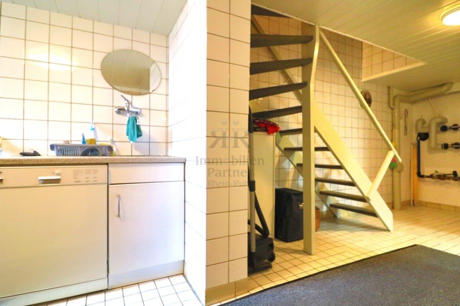 Kellerflur Doppelhaush�lfte Dinslaken