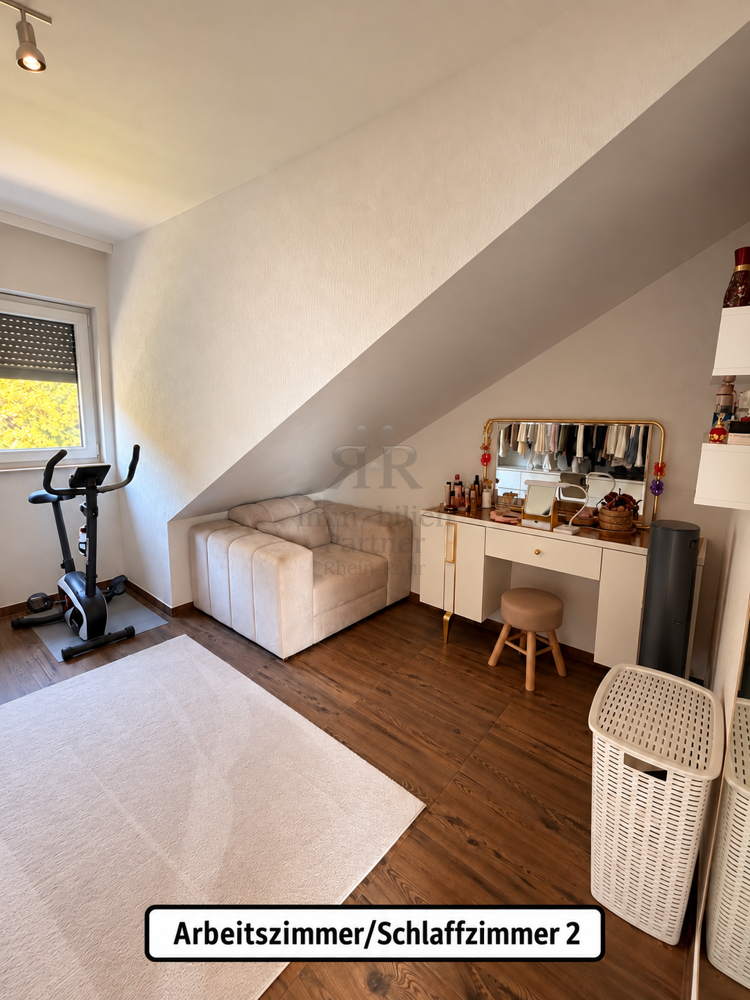 Schalffzimmer_2_DG Maisonettewohnung Duisburg