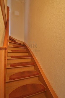 Treppenaufgang zum 1.OG Sanierungsbed�rftiges Reihenmittelhaus mit Potenzial plus Garage in Wesel-Feldmark!