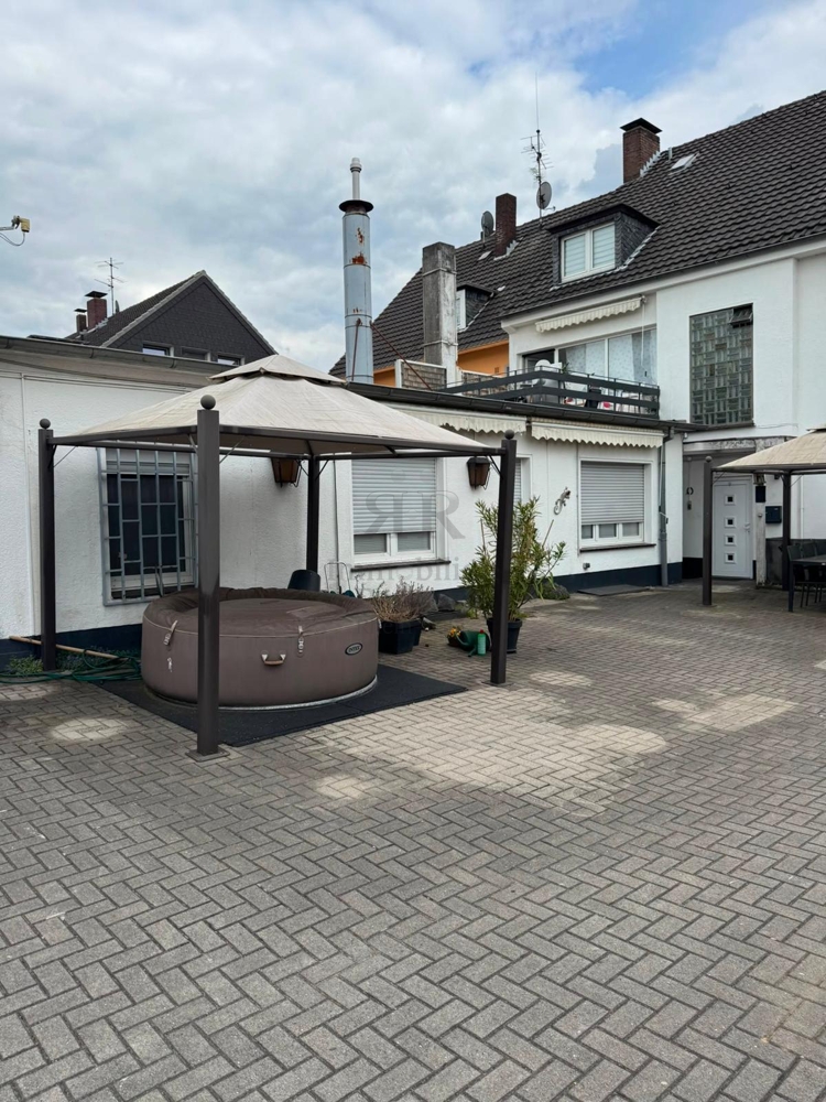 Hof Mehrfamilienhaus Dinslaken