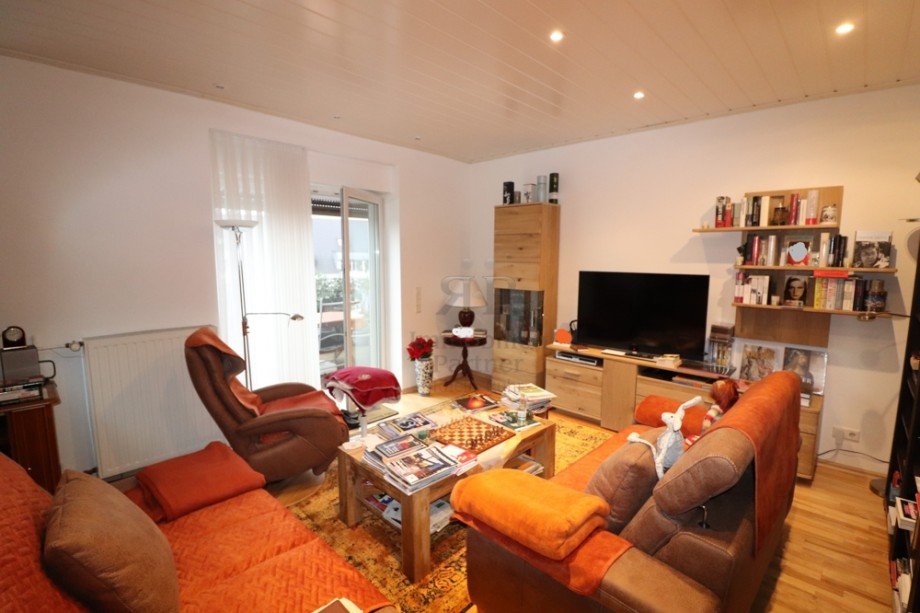 Wohnung 1. OG Wohnzimmer Mehrfamilienhaus Dinslaken / Averbruch