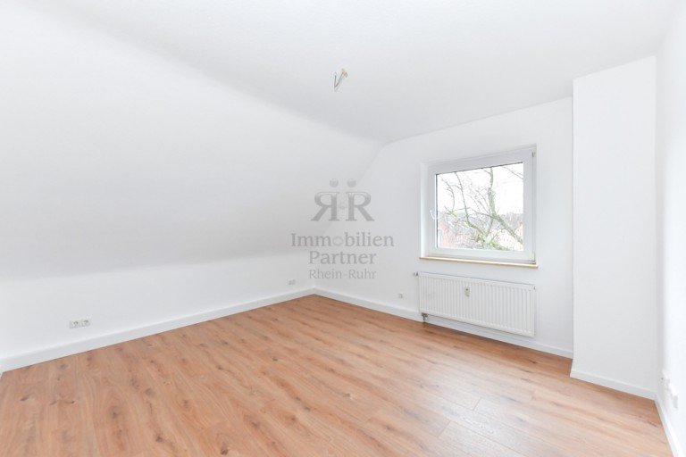 Schlafzimmer Oberhausen Dachgeschosswohnung Sch�ne gem�tliche DG-Wohnung in einem ruhigen Haus.