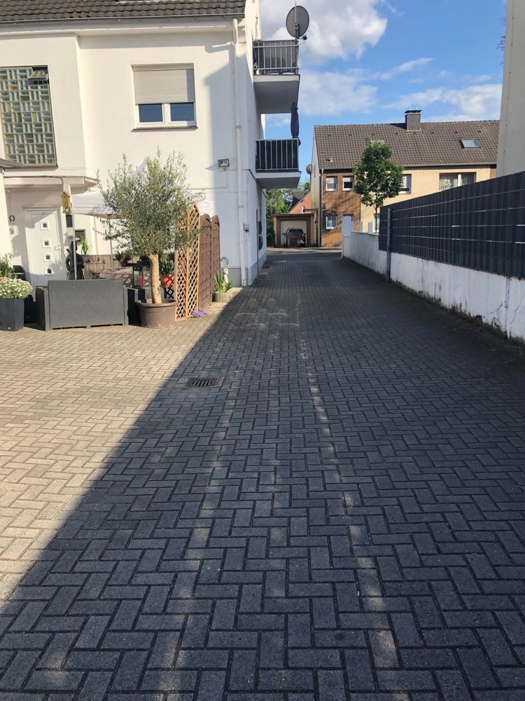 Hofeinfahrt Mehrfamilienhaus Dinslaken