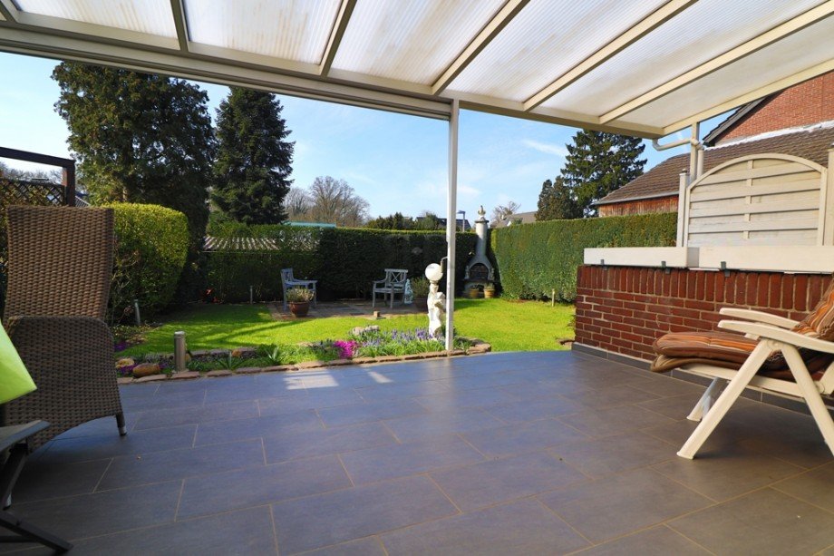 Terrasse + Garten Doppelhaush�lfte Dinslaken