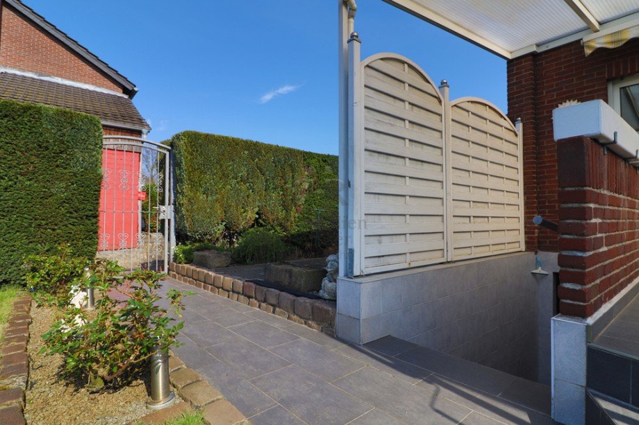 Garteneingang Doppelhaush�lfte Dinslaken