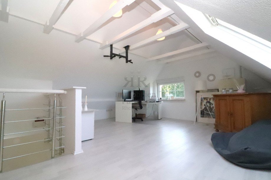 Spitzboden Reihenendhaus Dinslaken / Hiesfeld