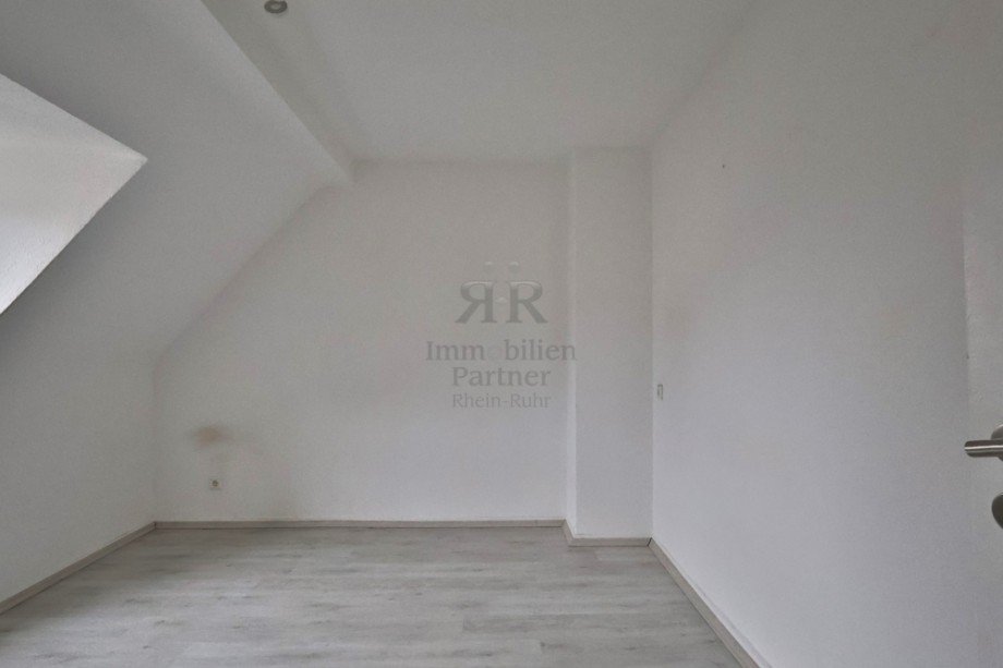 Schlafzimmer Dachgeschosswohnung Krefeld / Uerdingen