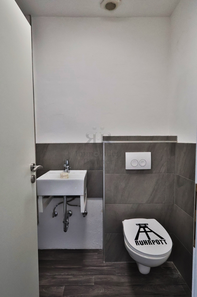 Badezimmer Dachgeschosswohnung Duisburg