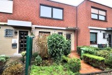 Vorderansicht Kleines Reihenhaus mit Garage in ruhiger von OB-Alstaden!
