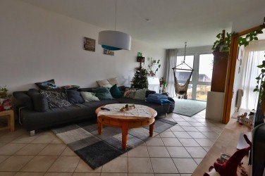 Hauptbild Schöne, helle und gut aufgeteilte 4,5 Zimmerwohnung mit 2 Badezimmer und Garage.