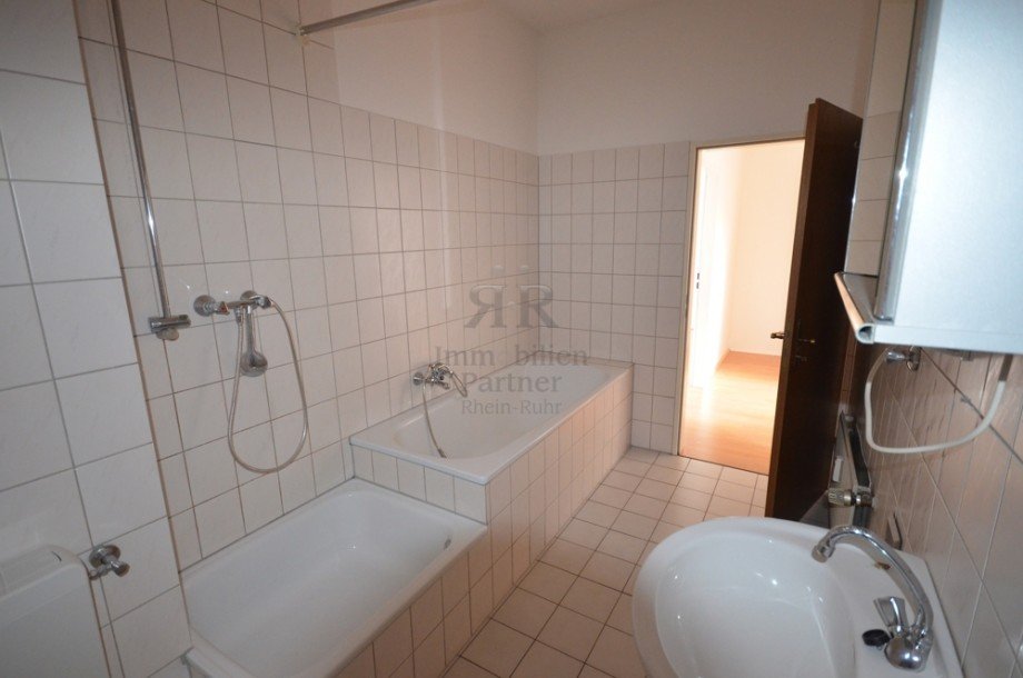 Badezimmer Dachgeschosswohnung Duisburg